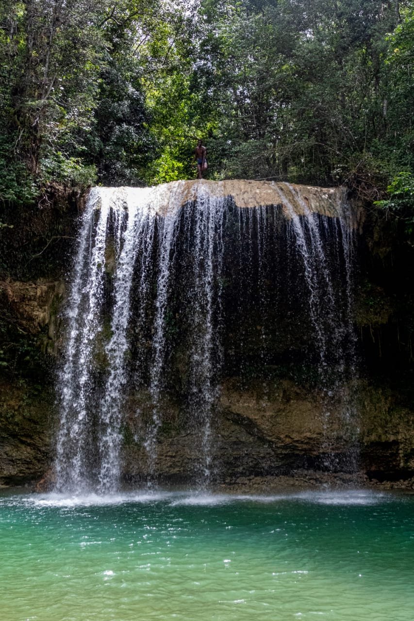 Las cataratas que atraen a turistas en Monte Plata
