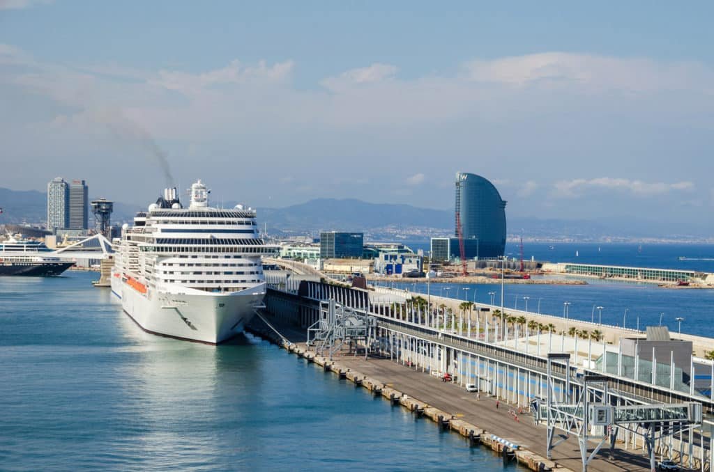 Barcelona recibirá casi 900 cruceros en 2023