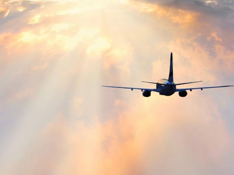 Aerolínea obliga pasajera a pesarse antes de subirse al avión