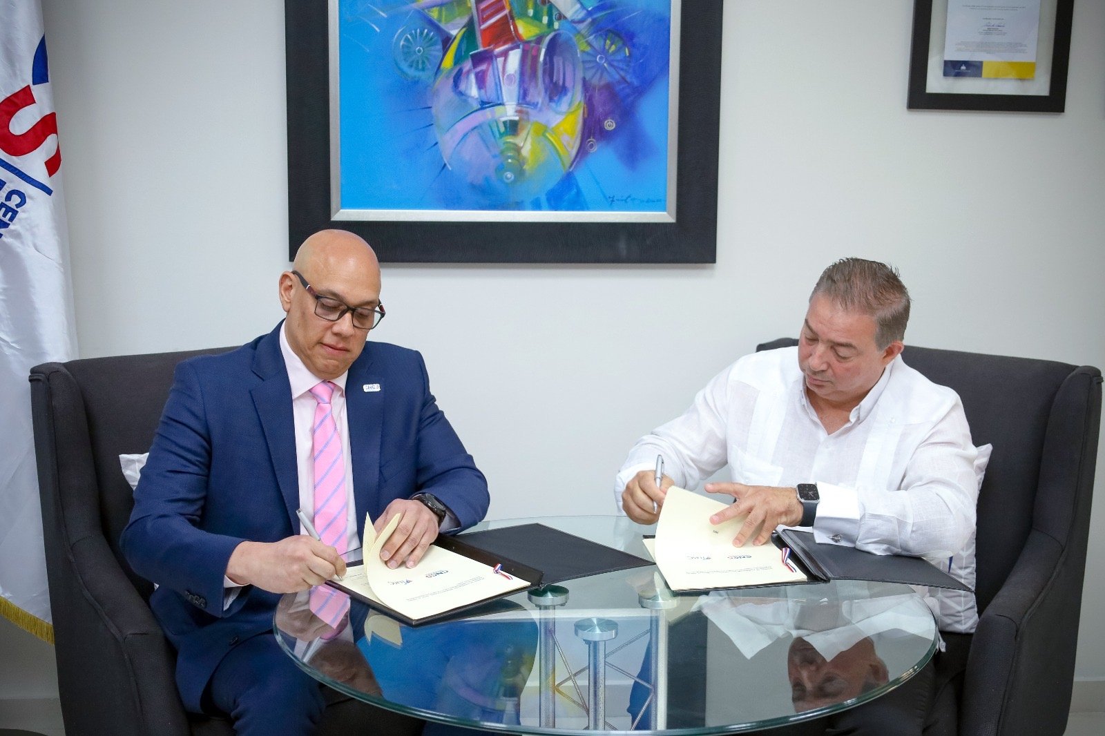 IDAC y Centro Nacional de Ciberseguridad acuerdan trabajar en temas de nuevas tecnologías y protección del Estado