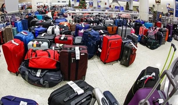 Por mal tiempo cancelan cientos de vuelos en aeropuertos NY y NJ