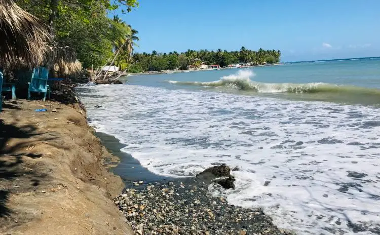 Comerciantes piden al Ministerio de Turismo retomar trabajos en playa Cocolandia