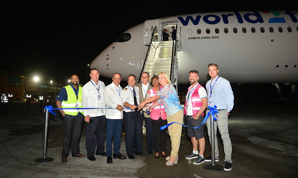 AIC recibe primer vuelo Madrid-Santiago de World2Fly