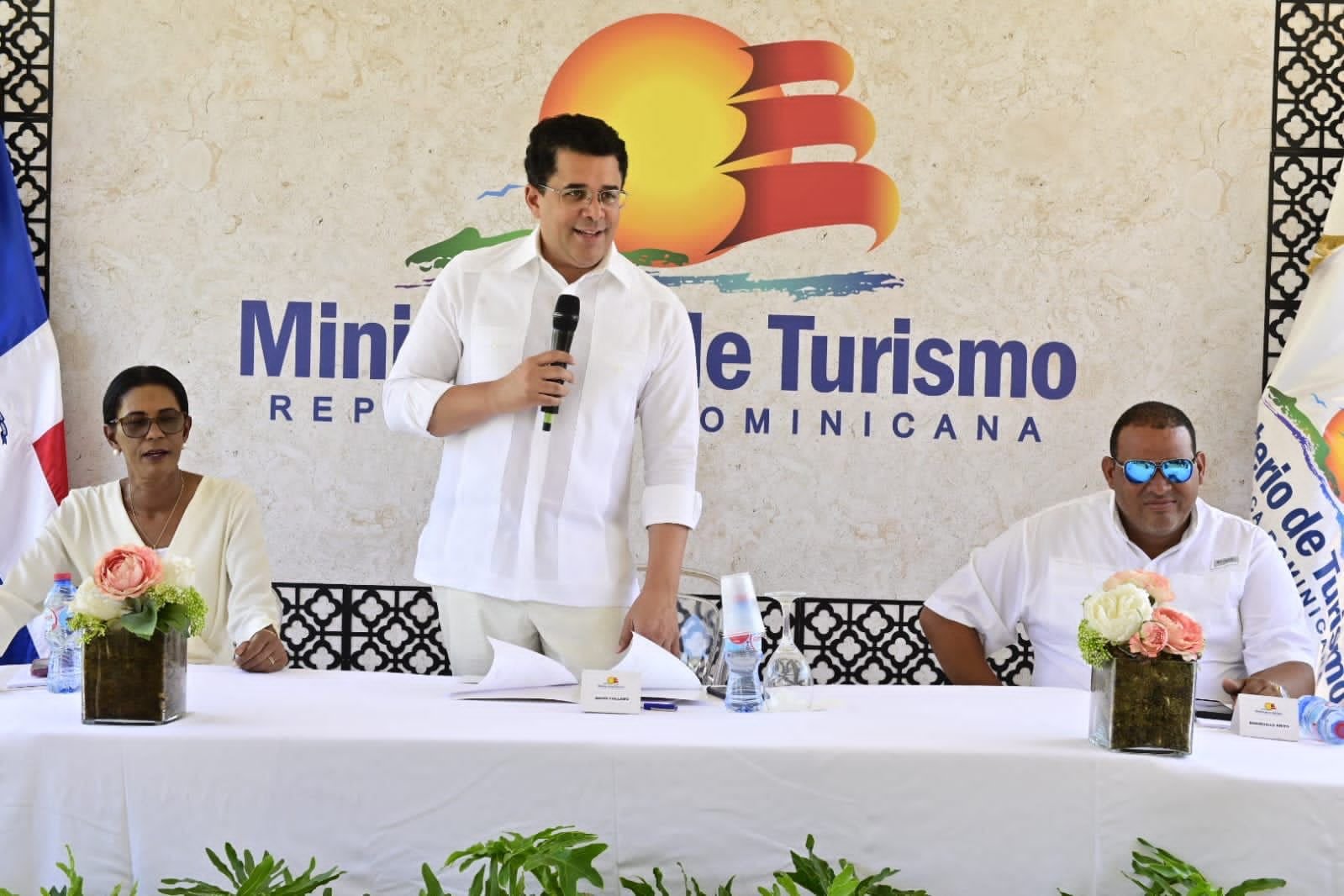 David Collado promete convertirá a Bayahíbe en un destino turístico modelo