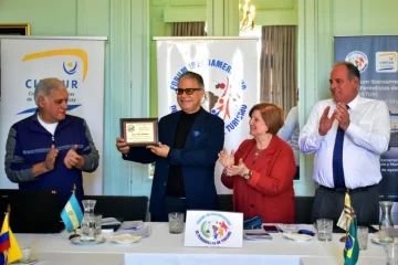 Luis José Chávez pasa la antorcha a María Shaw y rinde cuentas de su gestión en FIPETUR