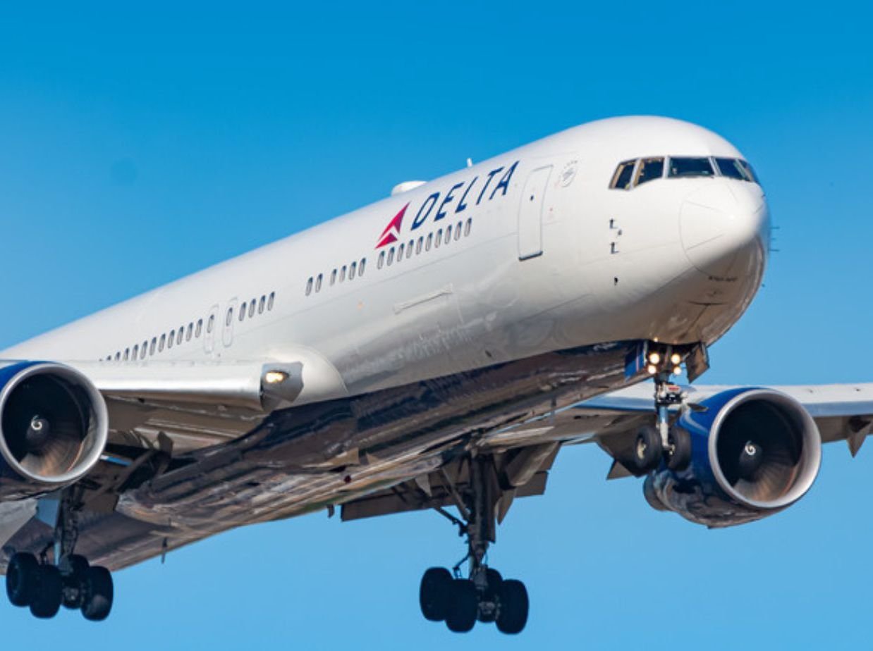 Pasajeros a bordo del avión con diarrea narran su terrible experiencia