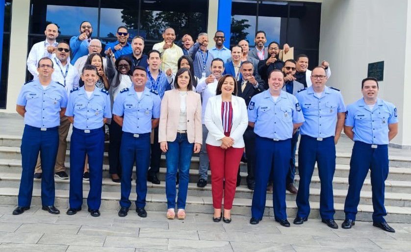 El IDAC se consolida como pionero regional en la formación de su personal de control de tránsito aéreo