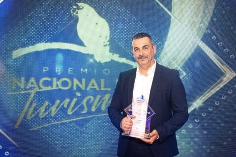 Director del Lopesan Costa Bávaro recibe el Premio Nacional de Turismo