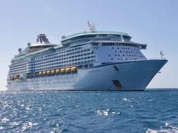 Pareja de jubilados lleva más de 500 días viviendo en un crucero