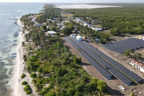 Proyecto de energía limpia en Saona es nominado Iniciativa Sostenible del Año 2023 por Business Intelligence