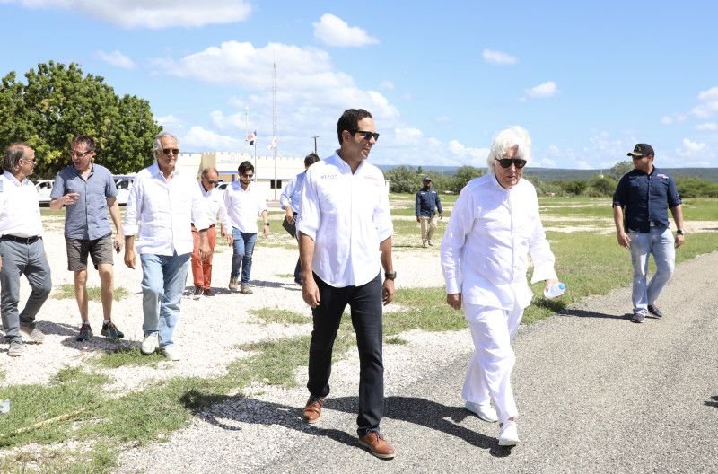 Presidente del Grupo Iberostar visita Cabo Rojo y lo califica como un sitio único