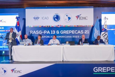 Líderes de aviación civil definen pautas para mejorar navegación aérea y afianzar desarrollo con seguridad