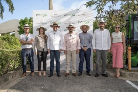 Evergo y Grupo Piñero inauguran una nueva estación de carga rápida en Playa Nueva Romana