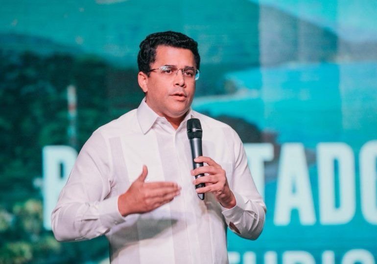 David Collado destaca recuperación y logros del turismo dominicano en Fitur