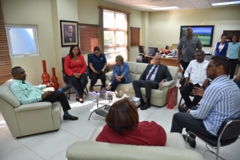 Director general UASD Recinto Barahona recibe visita de embajadores