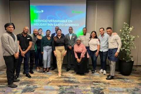 Holiday Inn Santo Domingo realiza exitosas charlas sobre Servicio Memorable para sus colaboradores