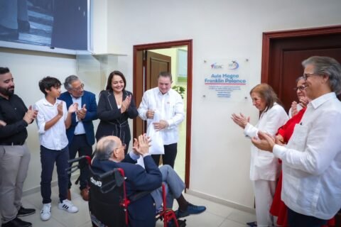 IDAC rinde homenaje al piloto y comunicador Franklin Polanco; designa con su nombre aula magna de la ASCA