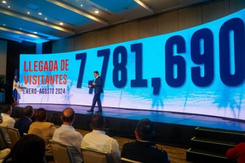 Han llegado 7.8 millones de visitantes al mes agosto a República Dominicana