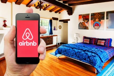 Airbnb solicita un nuevo enfoque en turismo y vivienda en Barcelona tras 10 años de restricciones ineficientes sobre las viviendas de uso turístico