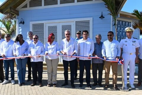 Gobierno entrega la reconstruida Plaza del Pueblo de los Pescadores en Las Terrenas