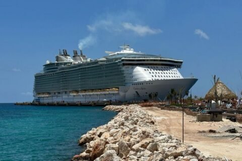 Pedernales recibe uno de los cruceros más grande del mundo con más de 8,600 personas a bordo