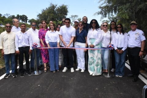 David Collado inaugura reconstrucción calles en turístico municipio de Sosúa
