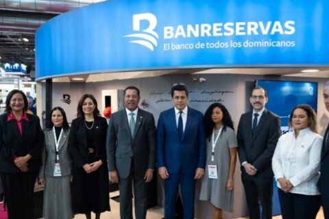 Banreservas inaugura exposición “Melissa 20, Momentos” en Top Resa 2025