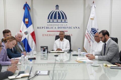 Delegación de EE. UU. observa el desarrollo del país en tierras raras