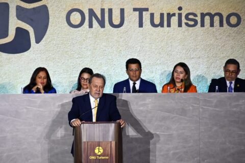 Destacan liderazgo regional de David Collado como ministro de Turismo
