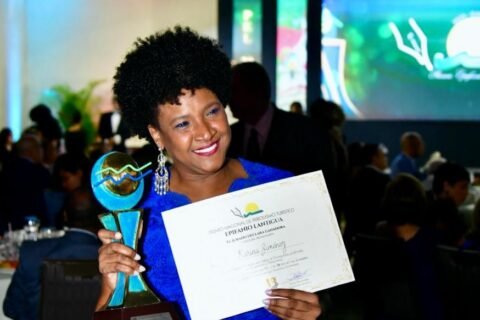 Periodista de Panorama Karina Jiménez gana premio Periodismo Turístico Epifanio Lantigua