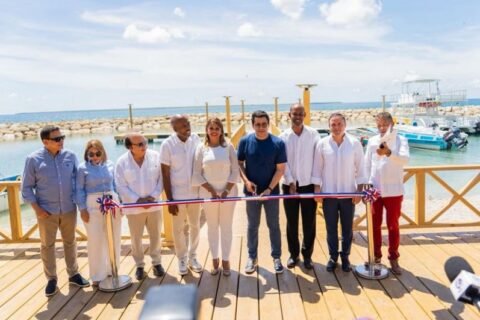 David Collado entrega nuevo muelle turístico y pesquero en La Caleta