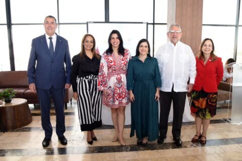 Clúster Turístico de Santo Domingo presenta avances del 2025 durante tradicional desayuno navideño en  Hotel Mauad
