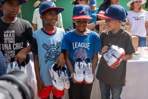 Playa Nueva Romana y la Fundación Reys Of Tomorrow celebran encuentro que une deporte, solidaridad y estilo de vida
