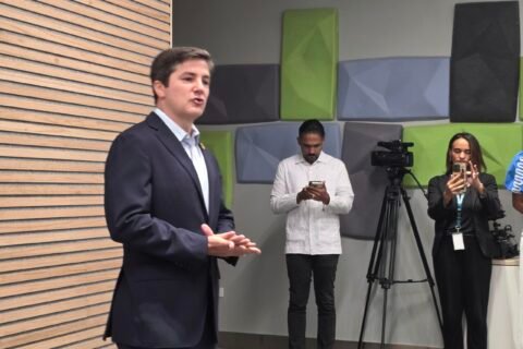 EMDOE anuncia servicios hospitalarios y se fortalece en turismo médico