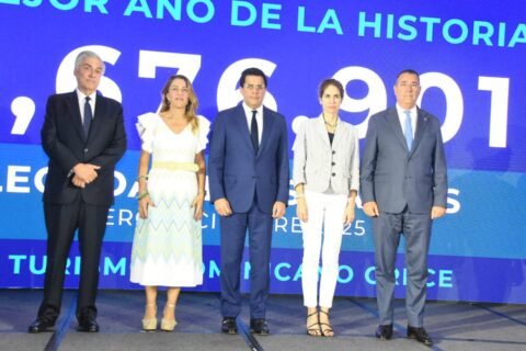 RD alcanza récord histórico en llegada: 1.4 millones de visitantes en diciembre y 11.6 millones en todo el año