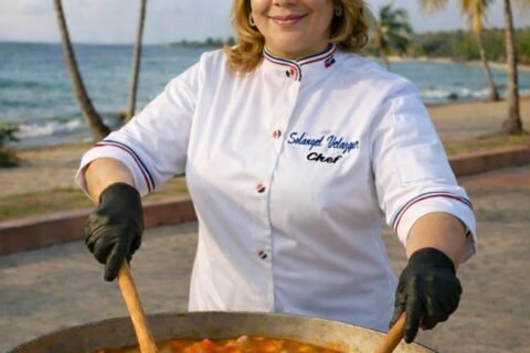 Chef Solangel Velázquez cocinará asopao de mariscos con coco para cinco mil personas en “Turismo y Atracciones Samaná 2026”