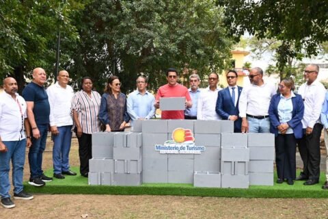 David Collado deja iniciados trabajos de revitalización del parque San Miguel y su entorno