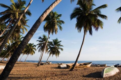 Clausuran seis playas en María Trinidad Sánchez por Semana Santa