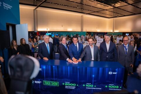 Turismo logra importantes acuerdos en Tradeshow de Miami