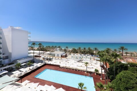 Iberostar y Redexis activan la primera pila de combustible de hidrógeno verde en un hotel