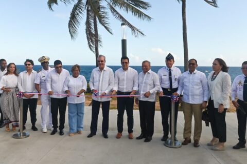 Presidente Abinader y ministro Collado inauguran segunda etapa del malecón de Santo Domingo Este