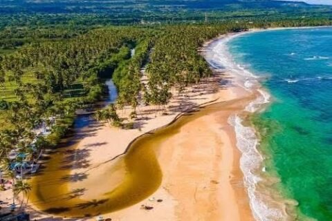 Playa Arroyo Salado: un patrimonio compartido entre La Entrada y Cabrera