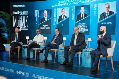 Santiago fortalece cultura de calidad y turismo médico con panel sobre acreditaciones internacionales en salud