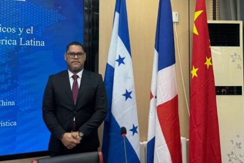 Kelvin Faña participa en prestigioso programa de capacitación sobre desarrollo turístico sostenible en China