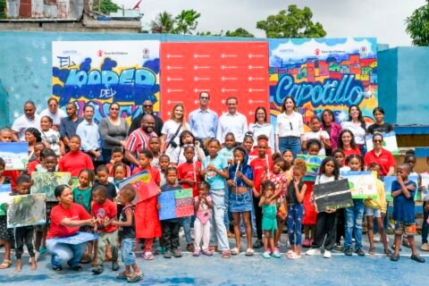 Directora Ejecutiva de ONU Turismo conoce impacto de los programas de Save the Children Dominicana en Capotillo
