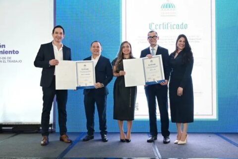 Arajet continúa fortaleciendo su cultura de seguridad laboral con certificación para todas sus localidades