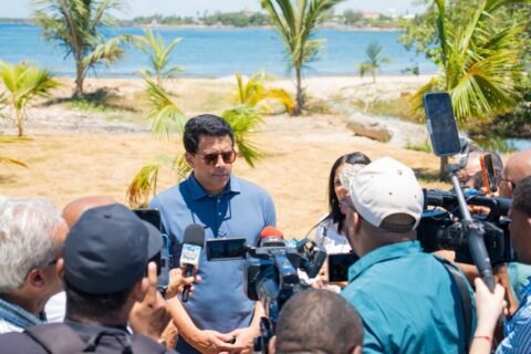 David Collado anuncia la inauguración de la renovada playa El Faro este viernes