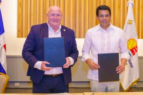  David Collado firma acuerdo con la ITF para fortalecer la movilidad turística sostenible