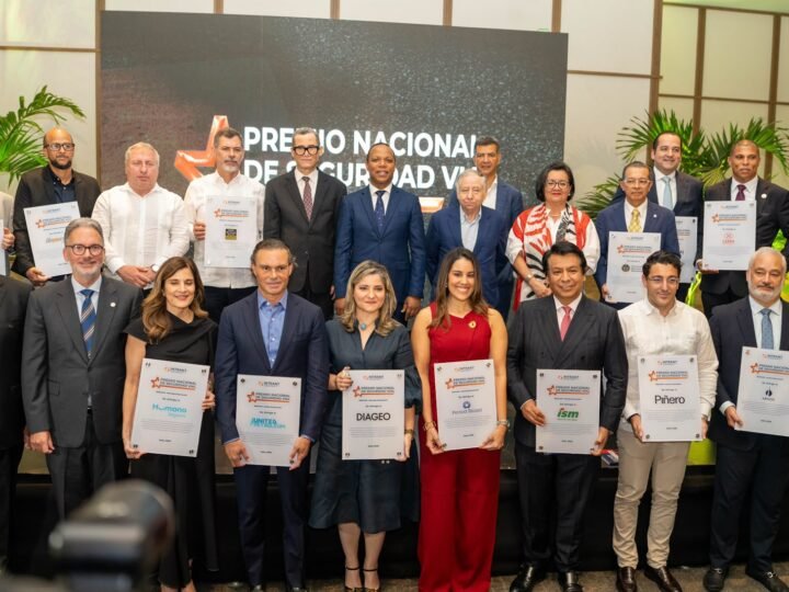 Piñero reafirma su compromiso con la movilidad segura y es galardonado en el I Premio Nacional de la Seguridad Vial